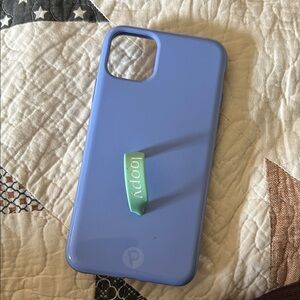 Loopy Case in Periwinkle Blue with Green Loop